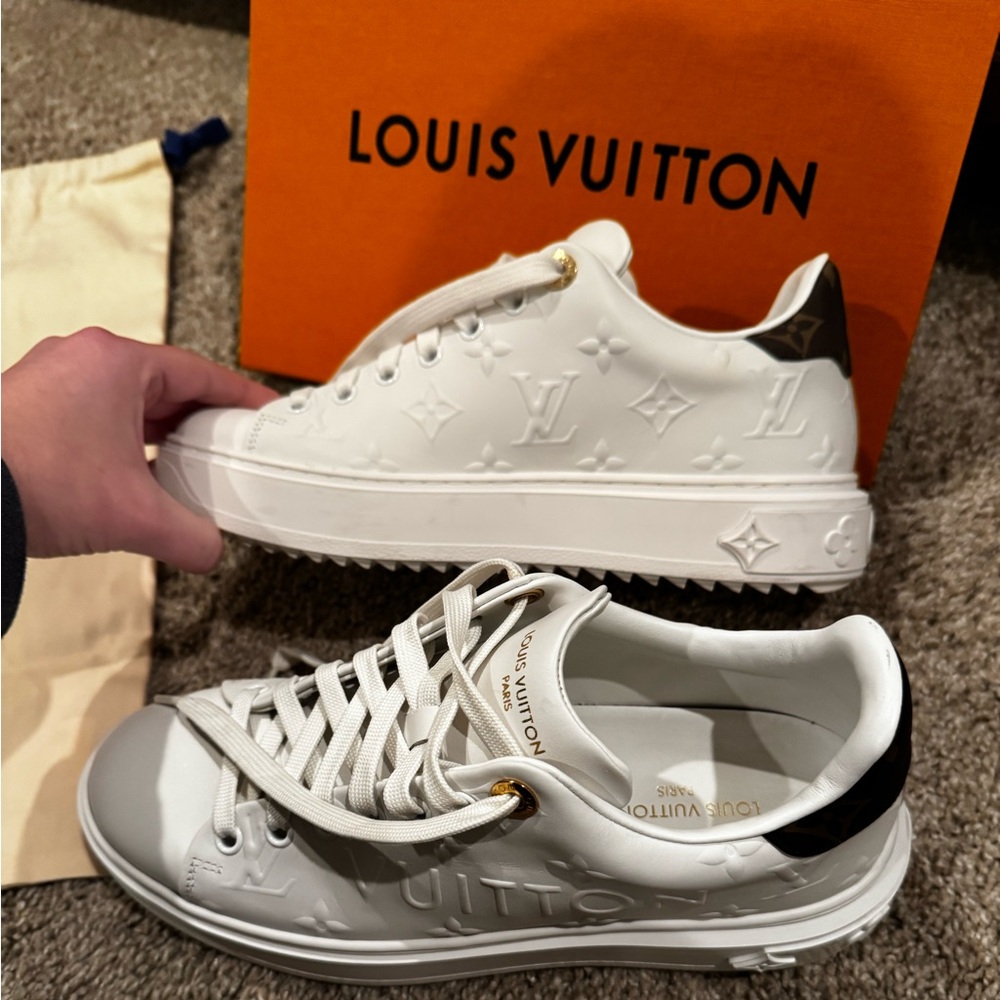 HP 💕LIKE NEW Louis Vuitton Time Out Sneakers 37.5 - Picture 8 of 13
